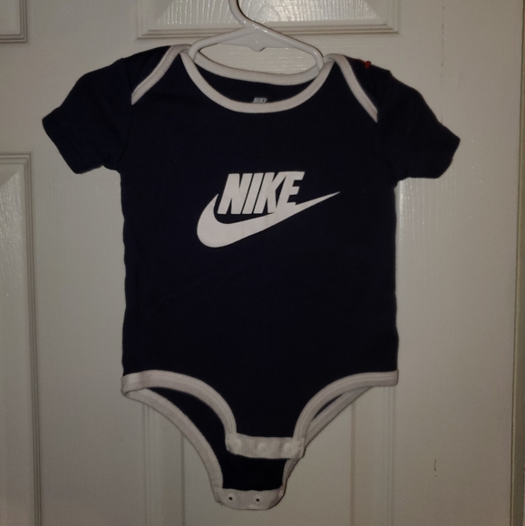 infant nike onesie